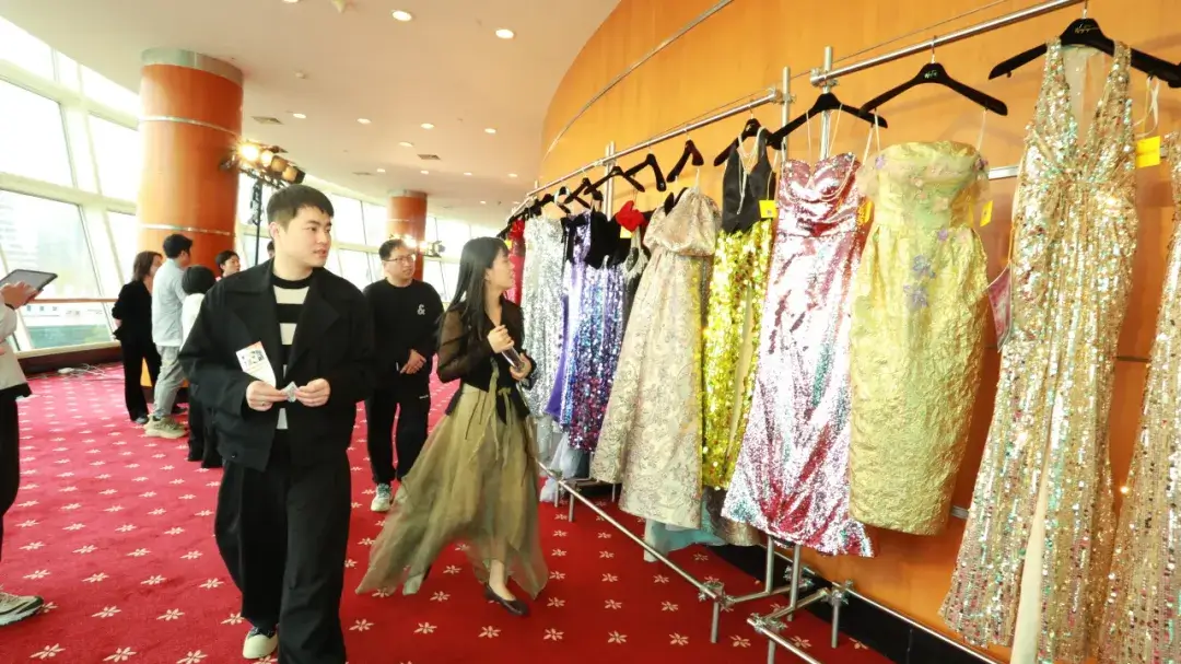 Bridal Moda in Shanghai Bridal Fashion Week visitor 3